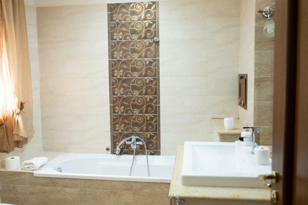 Dimora De Curtis Apartment Naples Luaran gambar